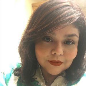 Meet your Posher, Monica